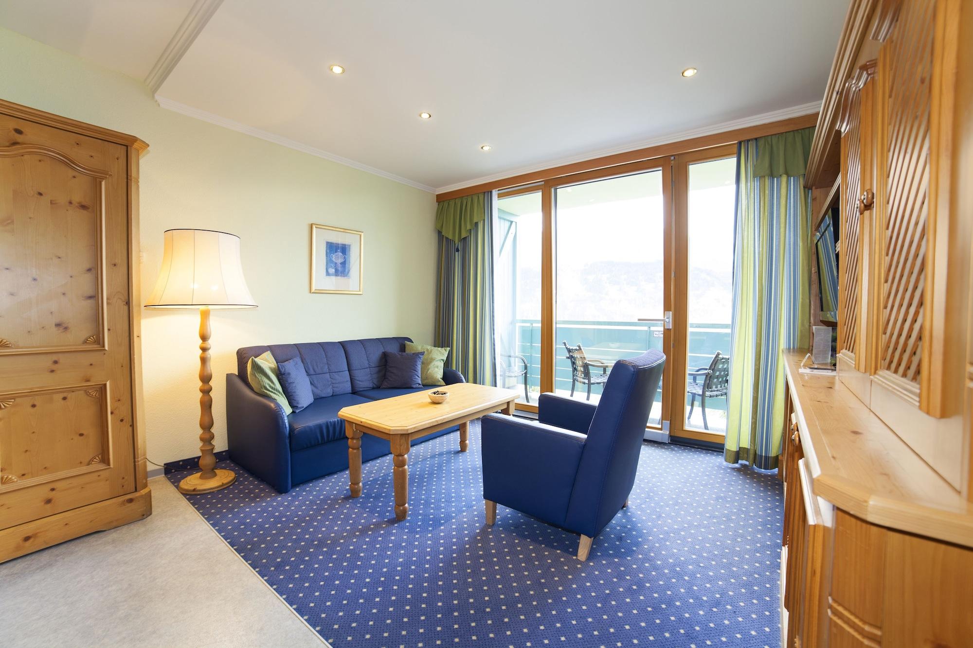 Alpine Club Aparthotel 4*