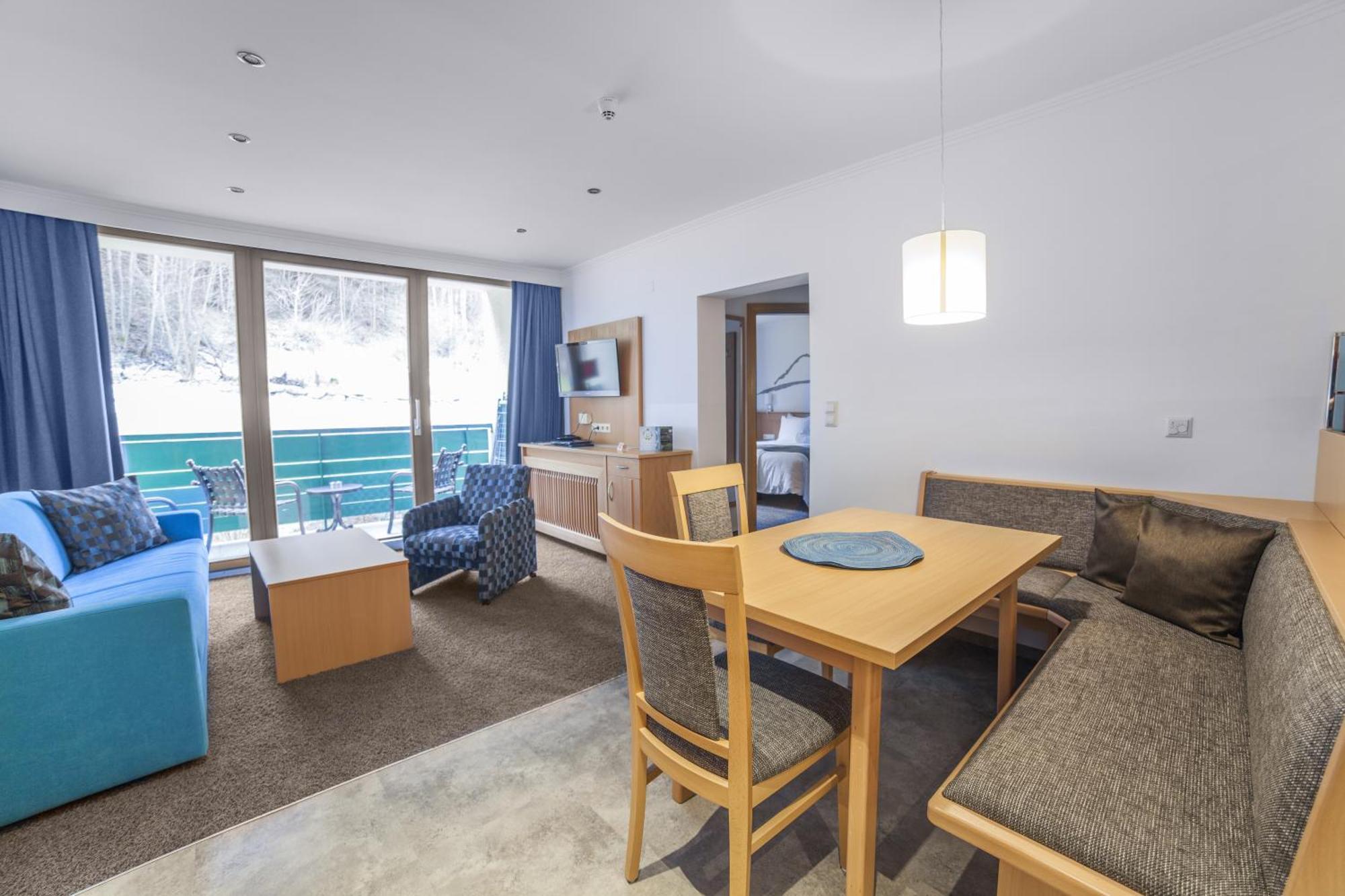 Alpine Club Aparthotel 4*